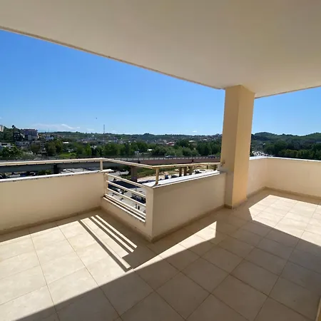 Beach View Apartament In *